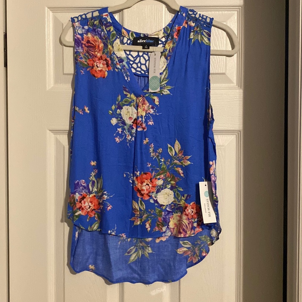 2/$16 Alice blue Ihita crochet back detail top. Size small